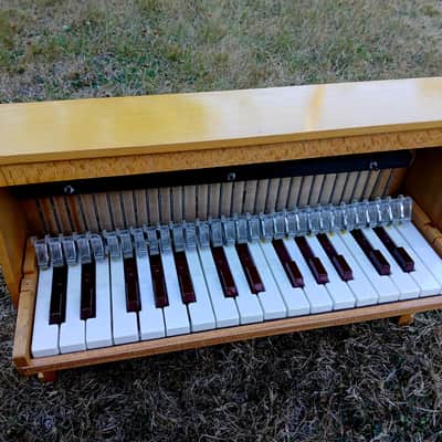 AS NEW with box ! chromatic toy piano Michelsonne Paris 30 keys image 2