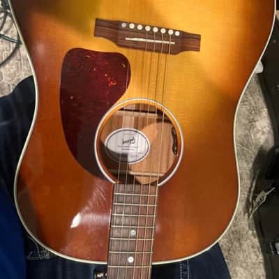 Gibson J45 2025 - Honeyburst image 4