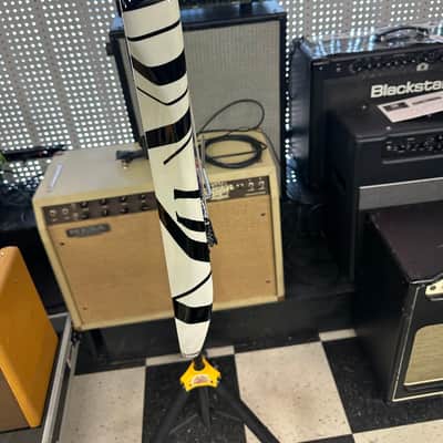 EVH Striped Series Electric Guitar 2013 - Present - White with Black Stripes image 17