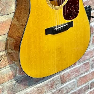 Martin D-18 2020 - Natural image 4