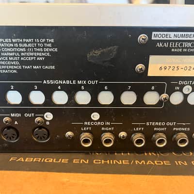 Akai MPC2000 MIDI Production Center 1997 - 2001 - Grey image 3