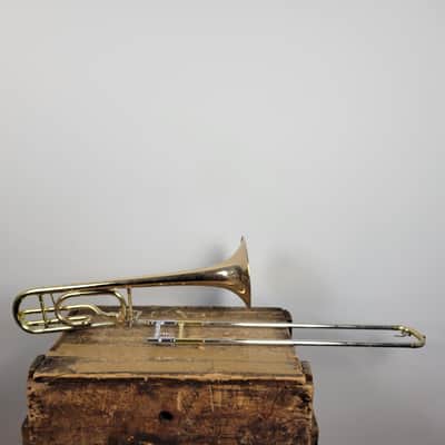 Signature 2000 Custom Series F-Attachment Trombone Brass Just serviced , no case image 2