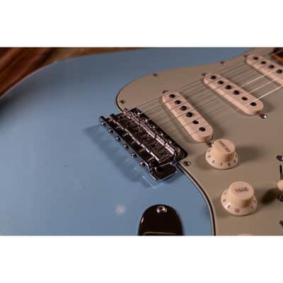 Fender Custom Shop Late 62 Strat Relic Faded Daphne Blue image 9