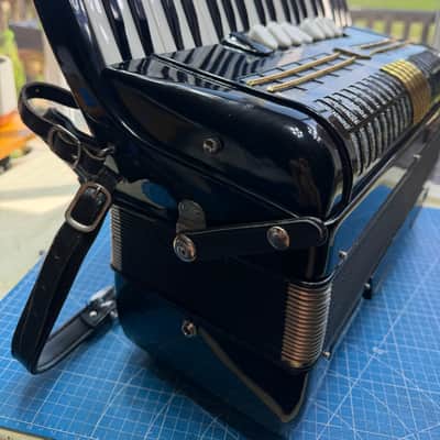 HOHNER Verdi III 1982 Like New image 2