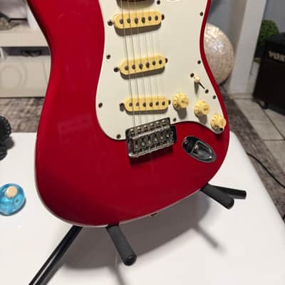 Squier Standard Stratocaster with Maple Fretboard 1996 - 2000 - Torino Red image 2