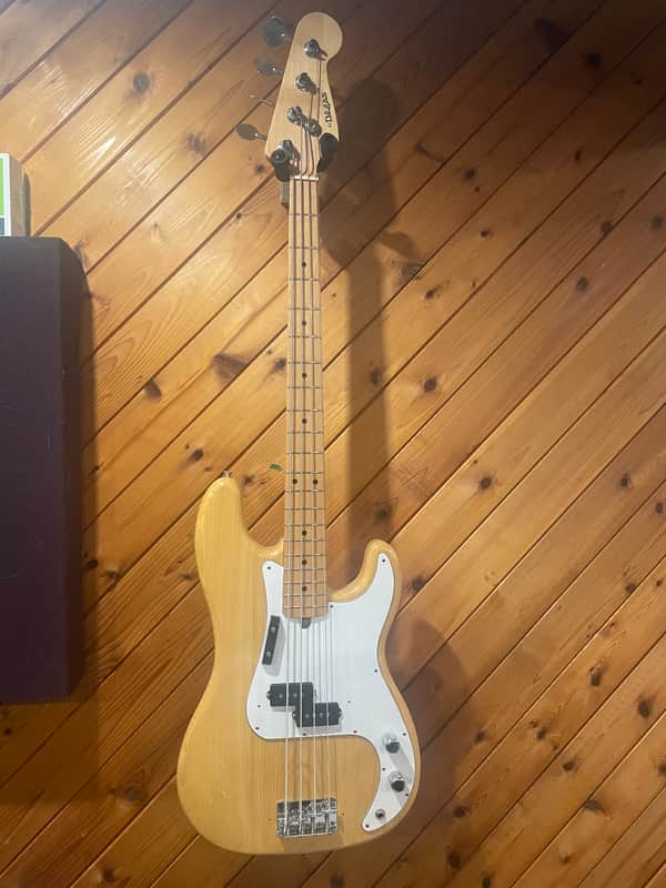 70's Lawsuit MIJ El Degas P-Bass - Good