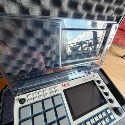 Akai MPC Live II Standalone Sampler / Sequencer Retro Edition bundle, FREE flight case and Decksaver! image 5