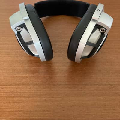 Sennheiser HD 800 Headphones image 4