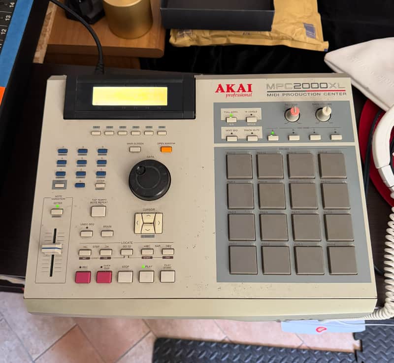 Akai MPC2000XL MIDI Production Center | Reverb UK