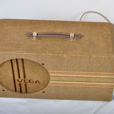Vintage Vega Model 112 Tube Amplifier – Serviced, Original Speaker, 1940's image 2