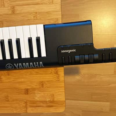 Yamaha Sonogenic SHS-500B black 37-key keytar / shoulder keyboard keytar synth Mint condition image 5