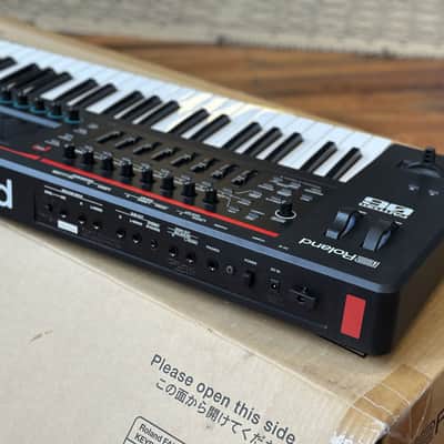 Roland FANTOM 06 61-Key Synthesizer Keyboard w/ Synth Action & Colour Touchscreen image 9