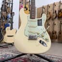 Fender Vintera 60 Stratocaster Modified, Pau Ferro Fingerboard, Olympic White 2021