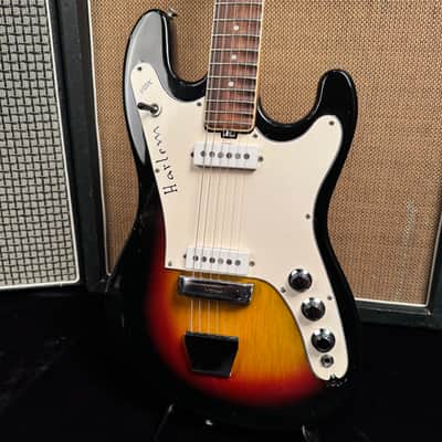 1966 Vox Harlem V244 3-Color Sunburst Factory Scalloped Neck image 3