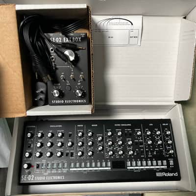 RARE Roland SE-02 Boutique Synthesizer + EXT Box image 2