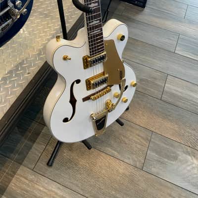 Gretsch G5422TG Electromatic Double Cutaway Hollow Body with Bigsby, Gold Hardware 2018 - Present - Snow Crest White image 7