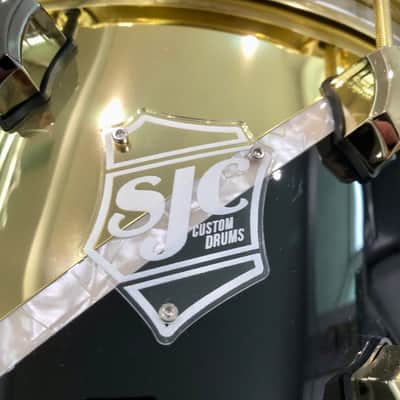 SJC Custom Drums 8x14” Builder’s Choice Maple Snare Drum 2023 - Black Gloss/Mirror Brass Wrap image 2