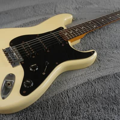 Fender Stratocaster 1984 - 1987 - White Japan image 4
