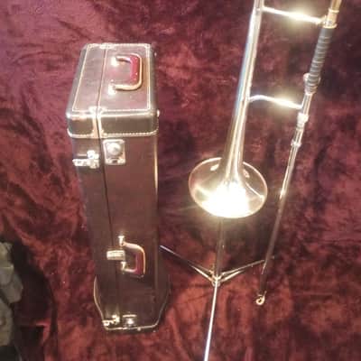 King 4b Silver Sonororus Trombone 1972 - Silver and Gold Lacker image 9