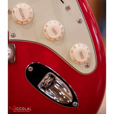 Fender American Professional Classic Stratocaster, Rosewood Fingerboard, Faded Dakota Red image 8