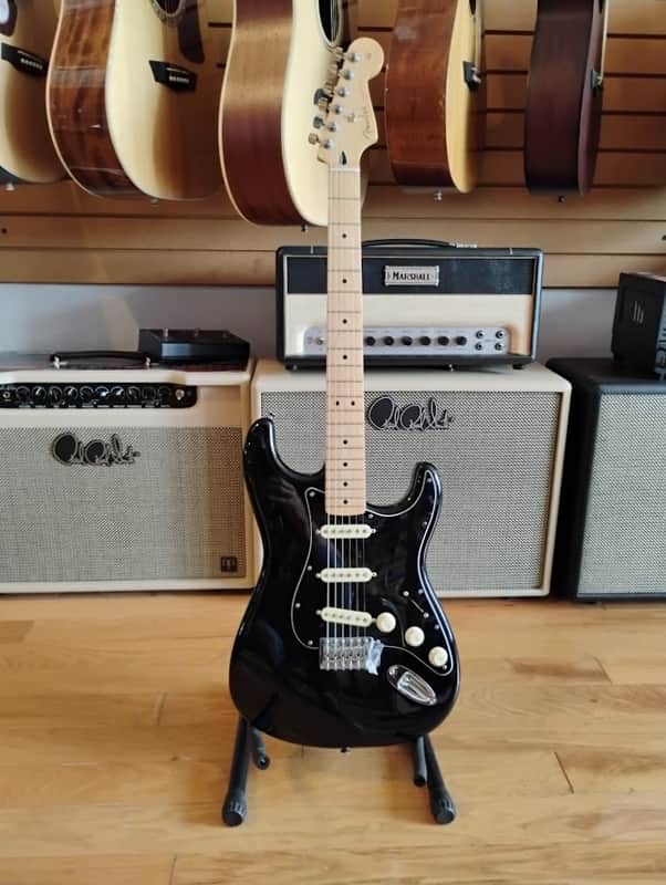 Fender FSR Special Edition Player Stratocaster with Maple Fretboard - 2015 - Black