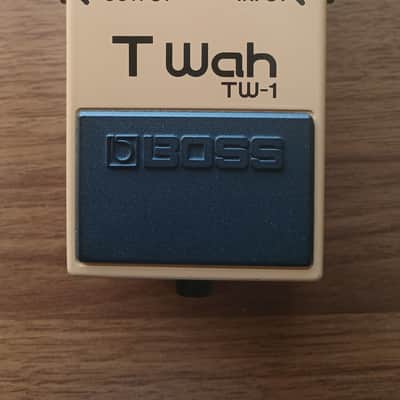 Boss TW-1 T Wah (Black Label) 1977 - 1989 - Yellow image 1