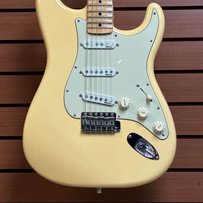 Fender Yngwie Malmsteen Artist Series Signature Stratocaster with Maple Fretboard 2006 - Vintage White image 2