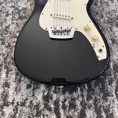Fender Duo Sonic Reissue Vintage 1993 MIM Black Maple Fretboard Guitar + Gig Bag image 2