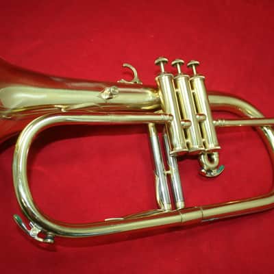 Couesnon Star Bb flugelhorn 1970's - Lacquered Brass image 4