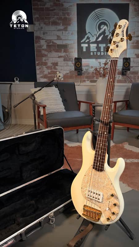 Ernie Ball Music Man StingRay 5 H Ivory White 2013 image 1