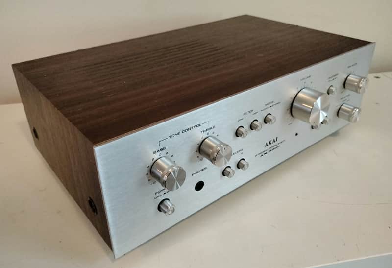 AKAI AM-2200 Stereo Amplifier Amplificateur stéréo