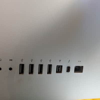 Apple iMac 21.5 inch mid 2011 image 5