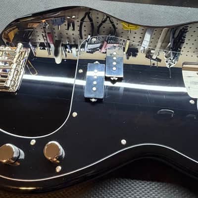 Squier Classic Vibe Precision Bass Body Loaded Black image 4