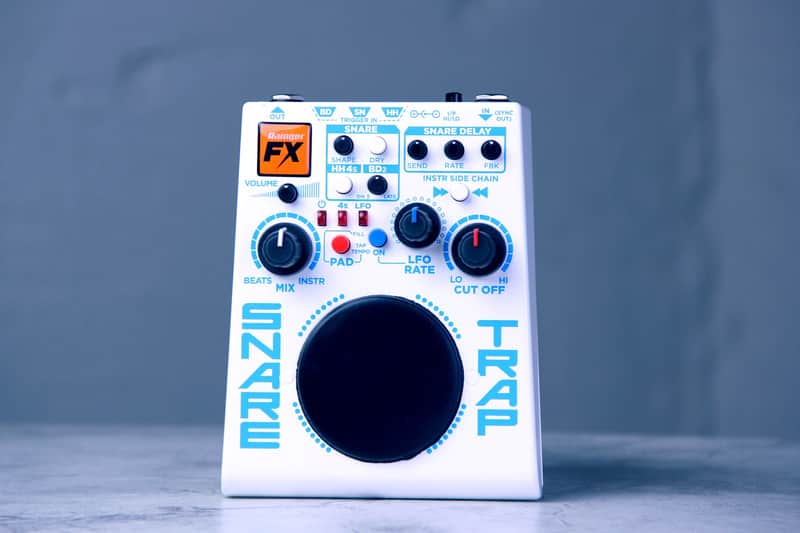 SNARE TRAP エフェクター　Rainger fx Rainger FX Snare Trap (Drum Machine) - YouTube