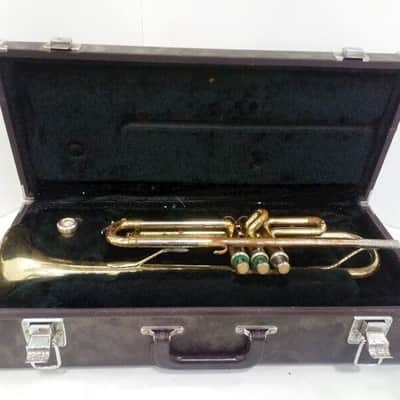 Yamaha YTR-232 Trumpet w/ Yamaha Case and Mouthpiece, good playing condition image 9