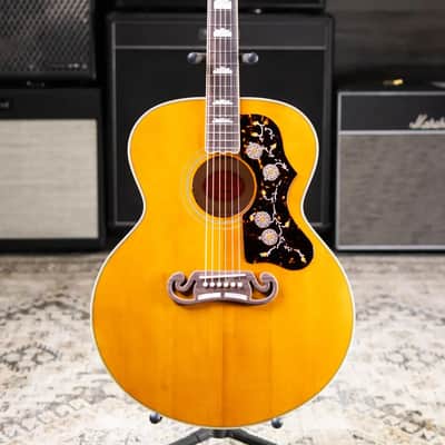 Epiphone 1957 SJ-200 Reissue Acoustic/Electric Guitar - Antique Natural with Hardshell Case imagen 4