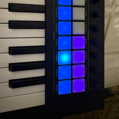 Novation Launchkey Mini 25 MK4 MIDI Keyboard Controller [USED] image 3