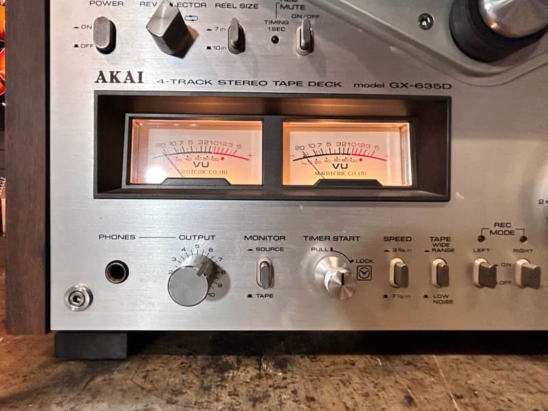 ジャンク品 AKAI GX-635D 4-TRACK オープンリールデッキ 通電のみ確認