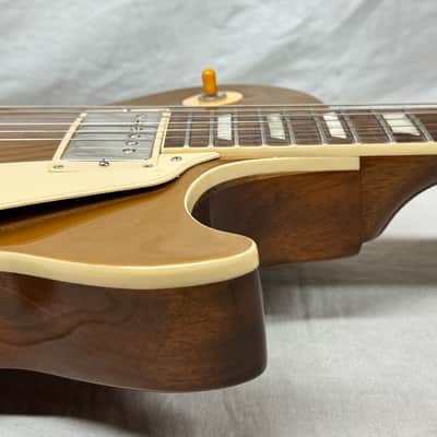 Gibson Les Paul Standard Guitar with Case 2021 - Gold Top goldtop image 18