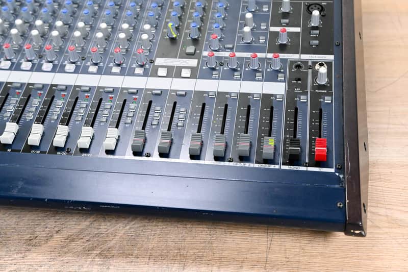 Yamaha MG24/14FX 24-Input 14-Bus Mixing Console with Effects