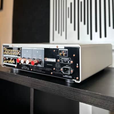Marantz Model 30 60-Watt Stereo Solid-State Integrated Amplifier 1976 - 1978 - Silver image 9