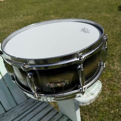 Gretsch 4102 Renown 14x5.5" 8-Lug Snare Drum with Round Badge 1958 - 1966 Tri-Tone Blue and Silver image 5