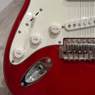 2006 Lefty SX Guitar Standard Series Strat Metallic Red WITH Amp + Accessories image 4
