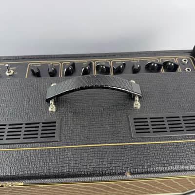 Vox AC15C1 Custom 2-Channel 15-Watt 1x12" Guitar Combo 2010 - Present - Black image 7