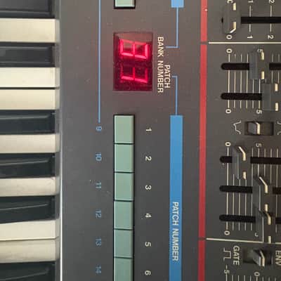 Roland Juno-106 61-Key Programmable Polyphonic Synthesizer 1984 - 1985 - Black image 4