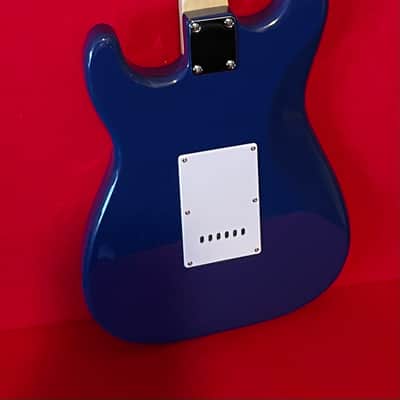 Silvertone strat style - Blue with White Pick Guard image 2