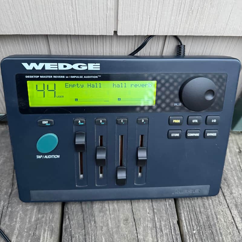 Alesis Wedge Desktop Master Reverb 1990s Black image 1