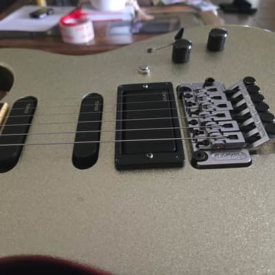 Charvel 475 Special / Deluxe 1989 - 1991 - Platinum image 3