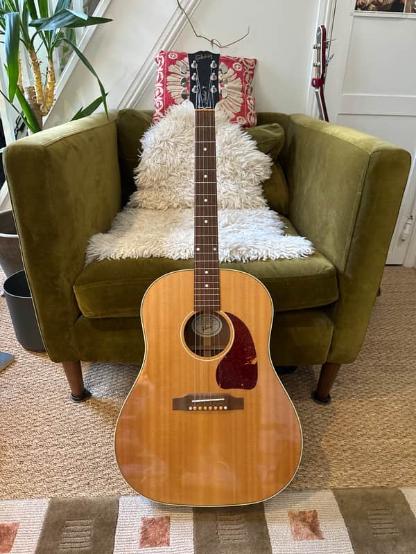 Gibson J-45 Studio Walnut