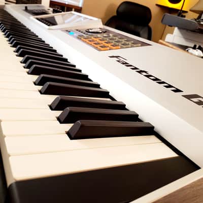 MUST SEE!!! ROLAND FANTOM G8 FULLY INSPECTED/SERVICED AND IN AMAZING CONDITION! image 6